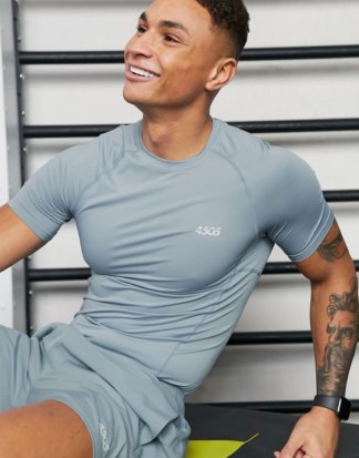 ASOS 4505 - Schnell trocknendes Muskel-T-Shirt mit Logo, in Staubblau