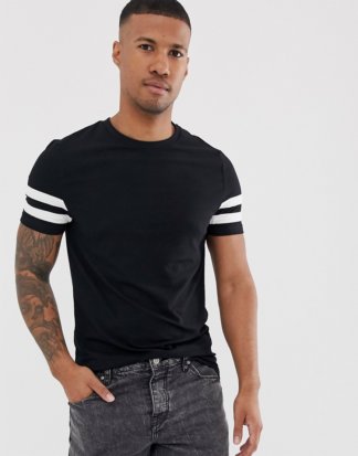 ASOS DESIGN - Eng geschnittenes Stretch-T-Shirt mit weißen Kontrastärmeln mit schwarzen Streifen