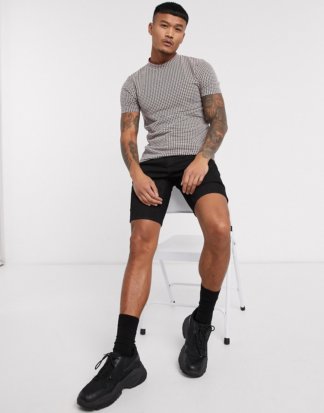 ASOS DESIGN - Enges T-Shirt mit Hahnentrittmuster und mehrlagigem Rollkragen-Braun