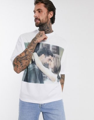ASOS DESIGN - Friends - Oversize-T-Shirt mit Ross- und Rachel-Print vorne-Weiß