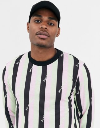 ASOS DESIGN - Langärmliges Shirt, gestreift und durchgehend mit römischen Zahlen bedruckt-Mehrfarbig