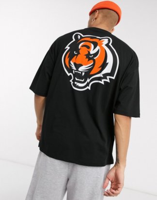 ASOS DESIGN - NFL - Langes Oversize-T-Shirt mit Cincinnati Bengals-Print auf der Brust und am Rücken-Schwarz