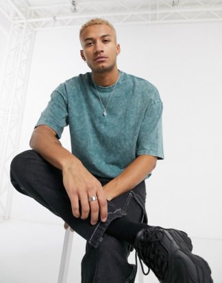 ASOS DESIGN - Oversize-Pikee-T-Shirt mit halblangen Ärmeln und grüner Acid-Waschung