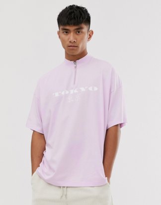 ASOS DESIGN - Oversize-T-Shirt mit "City"-Stickerei und Stehkragen mit Reißverschluss-Rosa