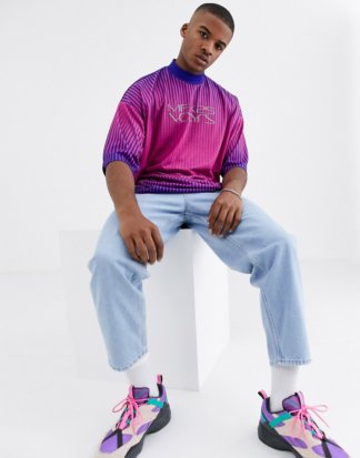 ASOS DESIGN - Oversized-T-Shirt mit Rollkragen und Streifen in Hellrosa-Mehrfarbig