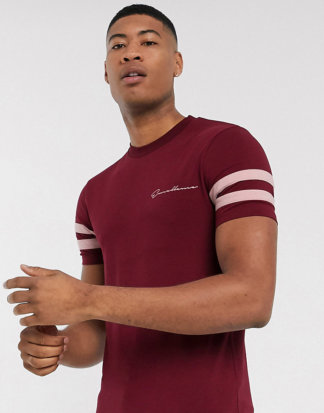 ASOS DESIGN Tall - Enges T-Shirt mit Farbblockdesign auf den Ärmeln und Text-Print-Rot