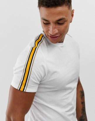 ASOS DESIGN - Weißes T-Shirt aus Bio-Material mit kontrastierendem Zierband an der Schulter