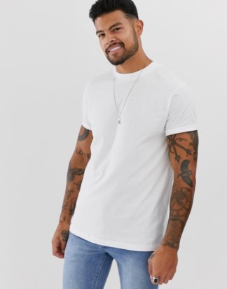 ASOS DESIGN - Weißes T-Shirt mit Rundhalsausschnitt und gerollten Ärmeln