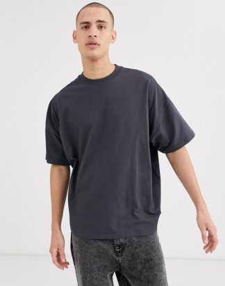 ASOS DESIGN - Übergroßes T-Shirt mit Rundhalsausschnitt in verwaschenem Schwarz-Grau