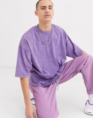 ASOS DESIGN - Übergroßes T-Shirt mit halblangen Ärmeln und Acid-Waschung in Violett