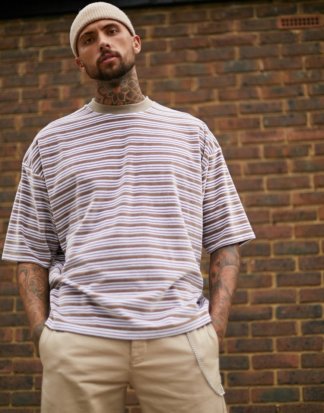ASOS DESIGN - Übergroßes, gestreiftes T-Shirt aus Velours-Mehrfarbig