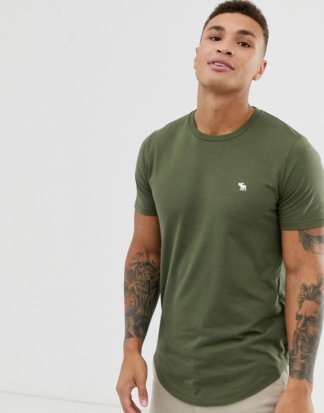 Abercrombie & Fitch - T-Shirt mit abgerundetem Saum und markentypischem Logo, in Olivgrün