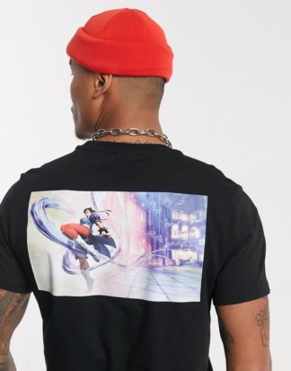 Bershka - Street Fighter - T-Shirt mit Print vorn und hinten in Schwarz
