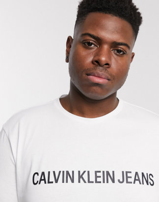 Calvin Klein Jeans Plus Size - Institutional - Weißes T-Shirt mit Logo-Schriftzug