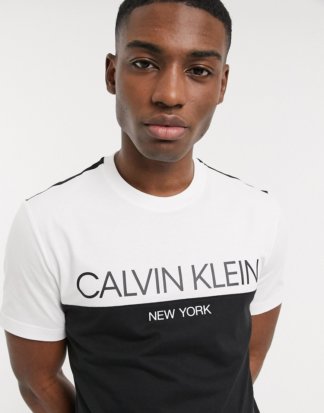Calvin Klein - T-Shirt mit Farbblockdesign und Logo-Mehrfarbig