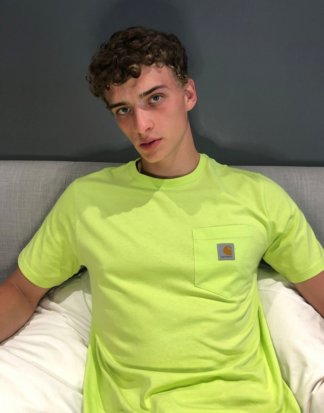 Carhartt WIP - T-Shirt mit Tasche in Limettengrün