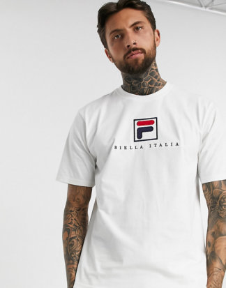 Fila - Blade Archive - T-Shirt mit Logo in Weiß, exklusiv bei ASOS