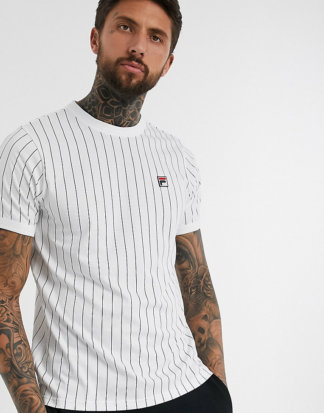 Fila - Guilo - Gestreiftes T-Shirt in Weiß, exklusiv bei ASOS