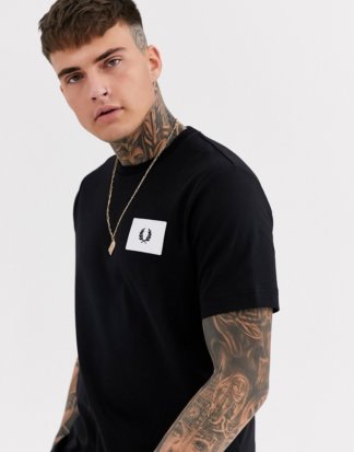 Fred Perry - Schwarzes T-Shirt mit Logo-Aufnäher