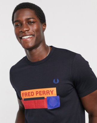 Fred Perry - T-Shirt mit Vintage-Logo in Marine-Schwarz