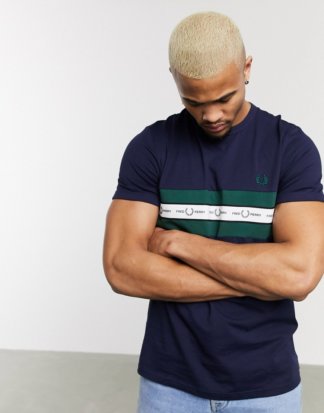 Fred Perry - T-Shirt mit Zierbändern in Marine-Navy