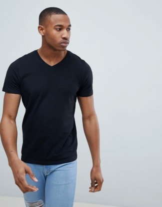 Jack & Jones - Essentials - Schmal geschnittenes T-Shirt mit V-Ausschnitt in Schwarz