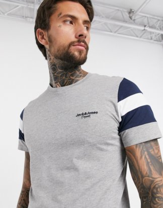 Jack & Jones - Originals - Graues T-Shirt mit Bahnendesign und Logo-Schriftzug