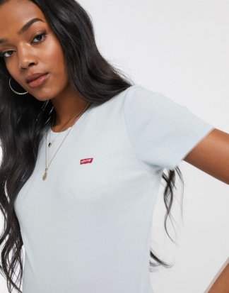 Levi's - Geripptes T-Shirt in Babyblau