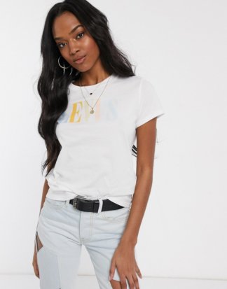 Levi's - Mehrfarbiges T-Shirt im Stil der 90er Jahre mit Serifenschrift-Weiß