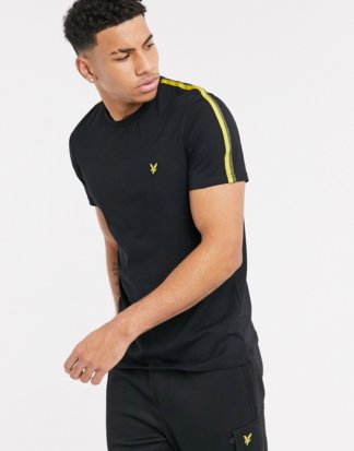 Lyle & Scott - T-Shirt mit seitlichem Zierband in Schwarz