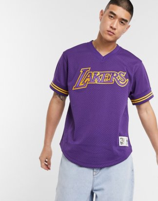 Mitchell & Ness - LA Lakers Championship Game - T-Shirt aus Netzstoff mit V-Ausschnitt in Purpur-Violett