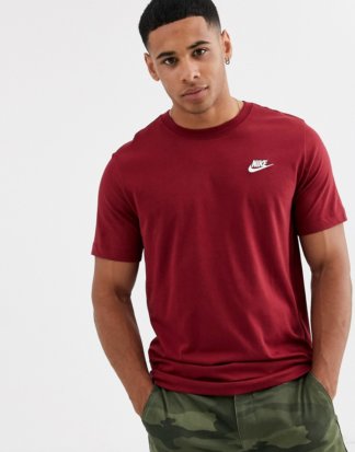 Nike - Club - T-Shirt in Rot
