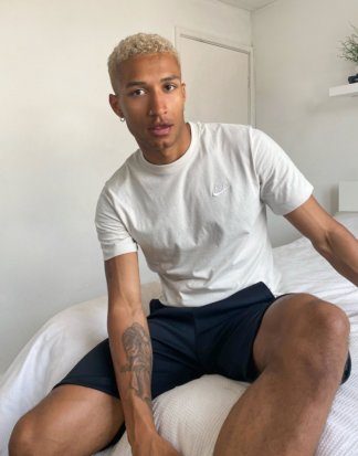 Nike - Club - T-Shirt in Stone