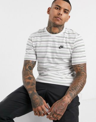 Nike - Gestreiftes T-Shirt in Weiß