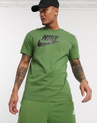 Nike - Grünes T-Shirt mit Logo und Military-Muster