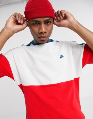 Nike - Rotes T-Shirt mit Farbblockdesign und Logo