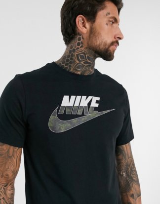 Nike - Schwarzes T-Shirt mit Logo mit Military-Muster