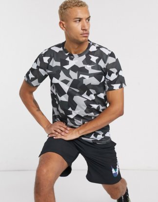 Nike Training - T-Shirt mit geometrischem Military-Muster-Schwarz