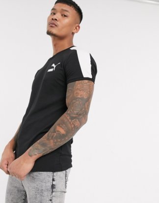 Puma - t7 - Schmal geschnittenes T-Shirt in Schwarz