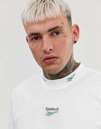 Reebok - Weißes, langärmliges Shirt mit Logo am Ausschnitt, exklusiv bei Asos