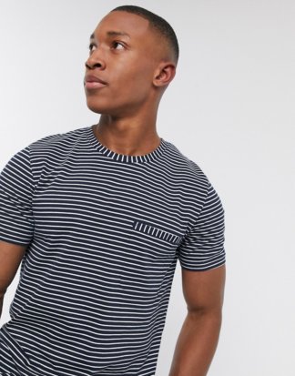 Selected Homme - Gestreiftes T-Shirt aus Bio-Baumwolle mit Tasche in Marine-Navy