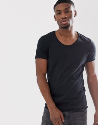 Selected Homme - T-Shirt mit U-Ausschnitt und Rollsaum in Schwarz