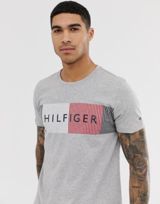 Tommy Hilfiger - Kalkgraues T-Shirt mit großem Flaggenlogo
