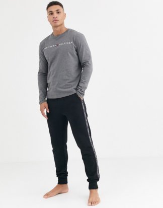 Tommy Hilfiger - Langärmliges Freizeit-Shirt in Grau mit Brustlogo