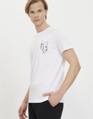 WESTMARK LONDON T-Shirt "Interwined Tee" mit dezentem Lineart-Print auf der Brust