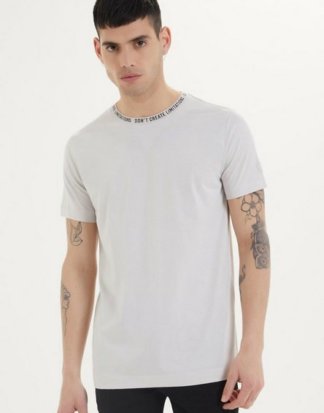 WESTMARK LONDON T-Shirt "Limitations Tee" im schlichten Design mit Print am Halsausschnitt