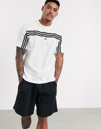 adidas Originals - T-Shirt mit 3 Streifen und Logo in der Mitte in Weiß