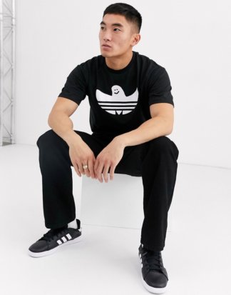 adidas Skateboarding - Shmoo - Schwarzes T-Shirt mit Logo