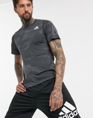 adidas Training - Schwarzes T-Shirt mit Military-Muster