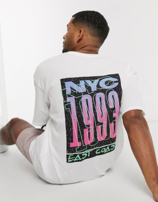boohooMAN - Weißes Oversize-T-Shirt mit NYC East Coast-Print auf dem Rücken